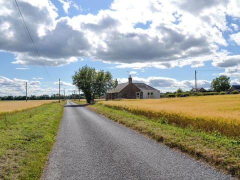 Setting | Myreside Cottage, Meigle