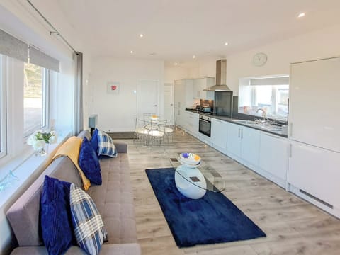 Open plan living space | Strathclyde Cottage North, Skelmorlie