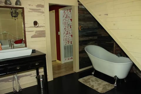 8e742596-6389-46d5-add8-b0ef1bea33c5