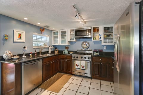 Spacious kitchen feature modern appliances.