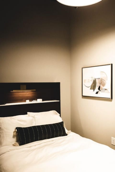 1 bedroom, premium bedding, iron/ironing board, travel crib