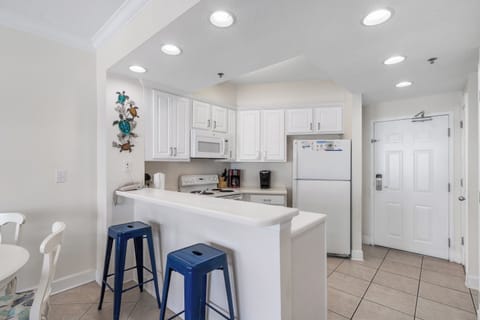 Kitchen counter seating area