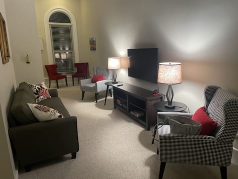 Living room with smart TV with Netflix access and high speed wireless internet.