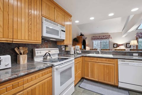 charter-e430-6567_53813306269_o