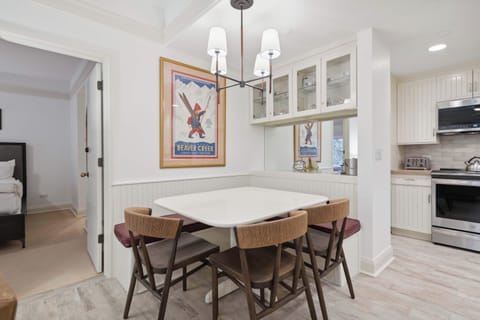 charter-c250-0573_54115691113_o