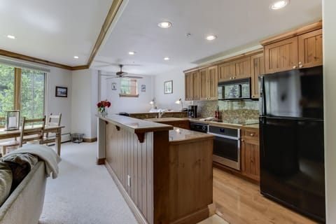 Flooring, Room, Indoors, Hardwood, Kitchen Island