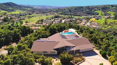 Fallbrook Hilltop Villa with pool and view