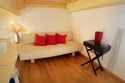 Mezzanine with a sofa for one