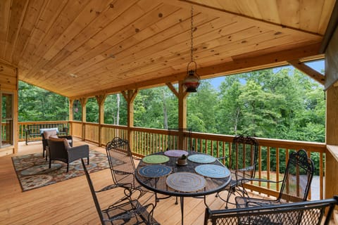 Room for ALL to gather on the massive wrap around porch. 😍🥰🎉