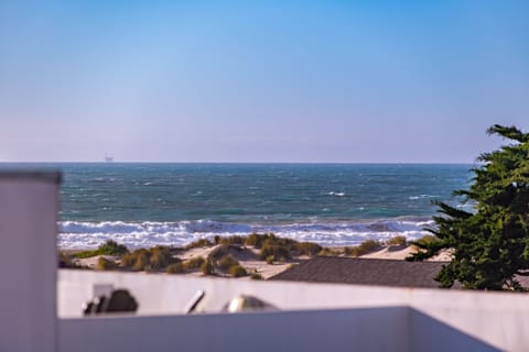 Beach nearby, sun loungers, beach towels