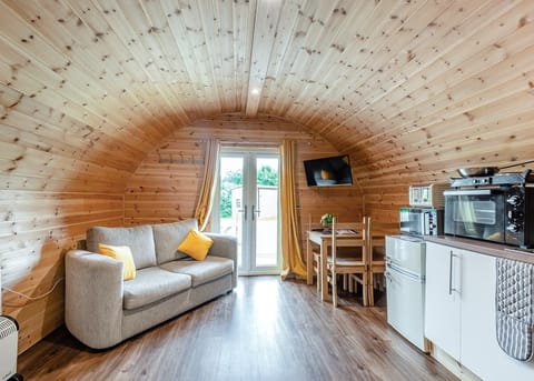 Retunder - Riverview Holiday Park, Newcastleton,