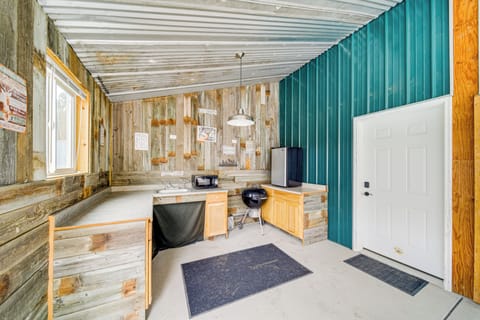 Outdoor Kitchen | Mini-Fridge | Charcoal Grill