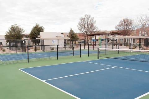 Access to community pickleball Courts