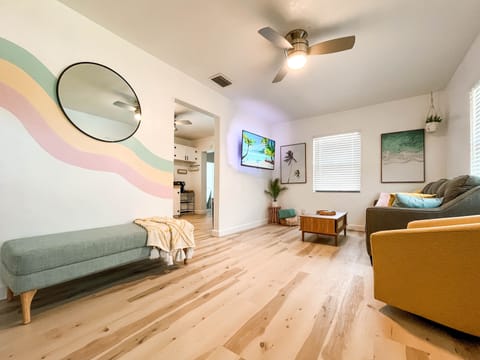 Living area | Smart TV, foosball, table tennis