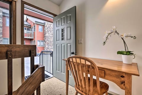 Entryway | Remote-Work Friendly