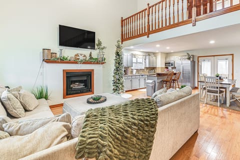 Main Living Area | Gas Fireplace | Free WiFi | Central A/C | 1st Floor