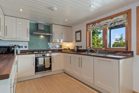 Luxury Lodge with Hot Tub