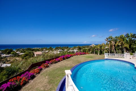 Outdoor pool, an infinity pool