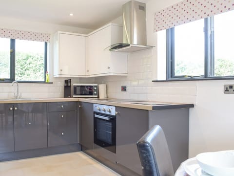 Kitchen/diner | Hill View Lodge - Mill Farm Holiday Cottages, Heyope, near Knighton