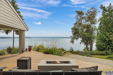 Kingston Vacation Rental | 3BR | 2BA | Small Steps for Entry | 2,711 Sq Ft