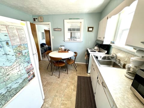 Kitchen with eating area
