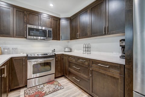 Room, Indoors, Oven, Kitchen, Microwave