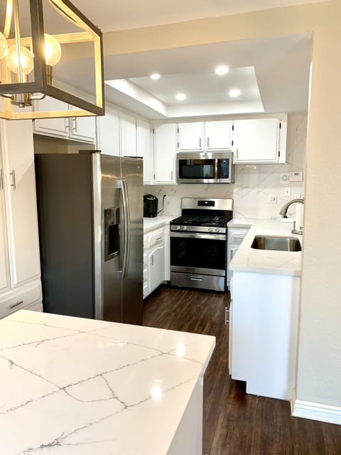 New light fixtures for a bright contemporary kitchen