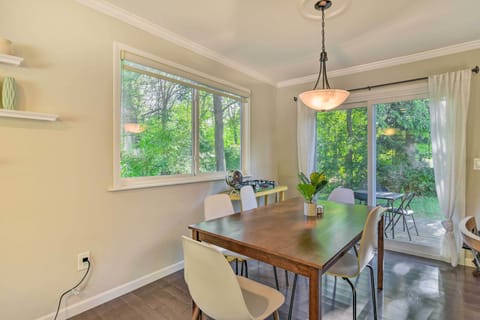 Dining Room | Dishware & Flatware Provided