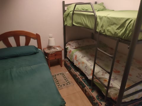 3 bedrooms, iron/ironing board, bed sheets