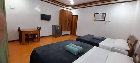 1 bedroom, in-room safe, desk, free WiFi