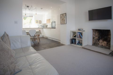 Ty Golau - 3 Bed Holiday Home - Pembroke (12166)