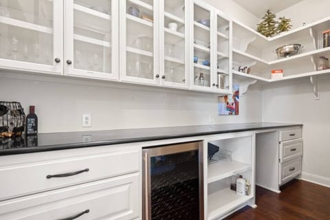 Large walk in butlers pantry