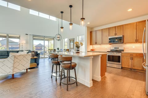 Kitchen | 1st Floor | Air Fryer | Complimentary Spices