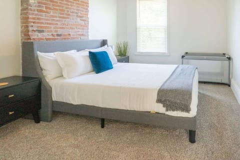 Premium bedding, iron/ironing board, travel crib, WiFi