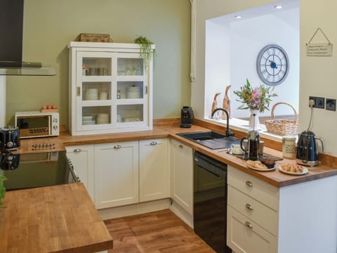 Kitchen | Railway Cottage, Thirsk