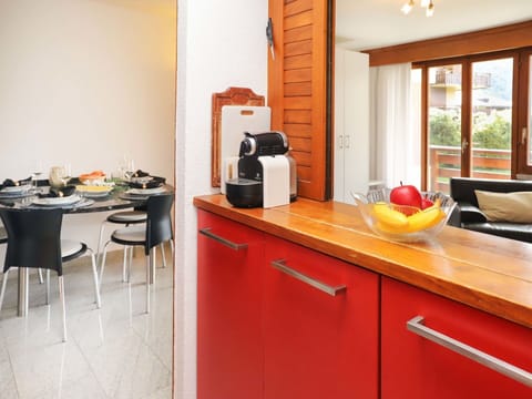 Cabinetry, Furniture, Countertop, Window, Orange, Wood, Kitchen Appliance, Kitchen, Building, Drawer