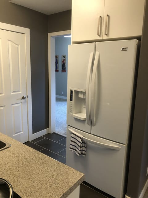 LG 23 cubic foot refrigerator