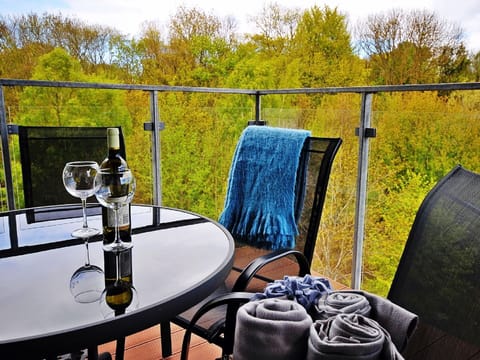 Table, Plant, Furniture, Chair, Flowerpot, Tree, Yellow, Interior Design, Sunlight, Outdoor Furniture