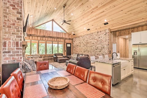 Dining Area | Breakfast Nook