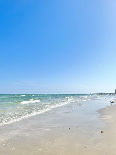 Beach nearby, sun loungers, beach towels