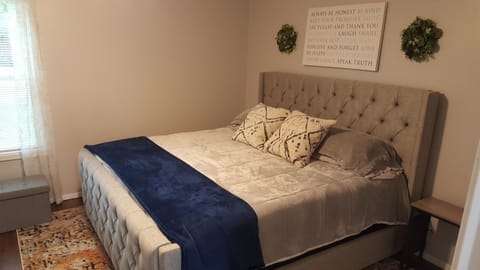 Master bedroom, King bed