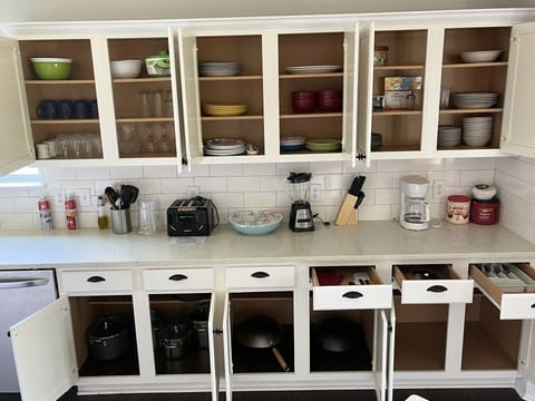 Fully stocked Kitchen to assist the master chef in you.