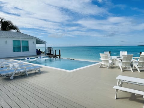 Outdoor pool, an infinity pool