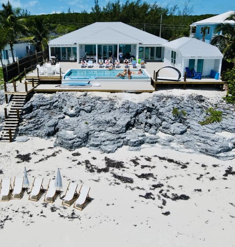 Outdoor pool, an infinity pool