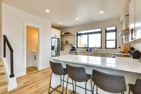 Kitchen | Crockpot | Cooking Basics | Toaster