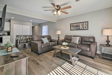 Kimberling City Vacation Rental | 2BR | 1.5BA | 1 Step Required | 1,100 Sq Ft