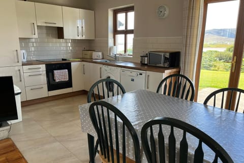 Achill Sound Holiday Village No.11, Achill Island, County Mayo