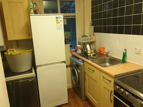 Fridge, microwave, oven, coffee/tea maker