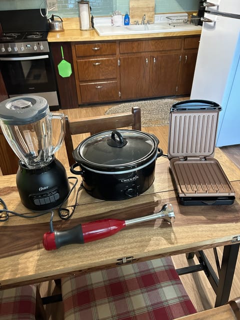 Blender, mixer, crockpot, electric grill