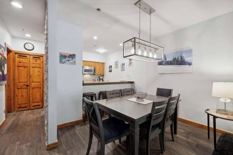 kiva234-2586_53952284021_o